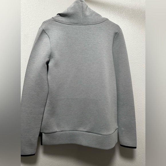 Small gray pullover jacket - Picture 2 of 2